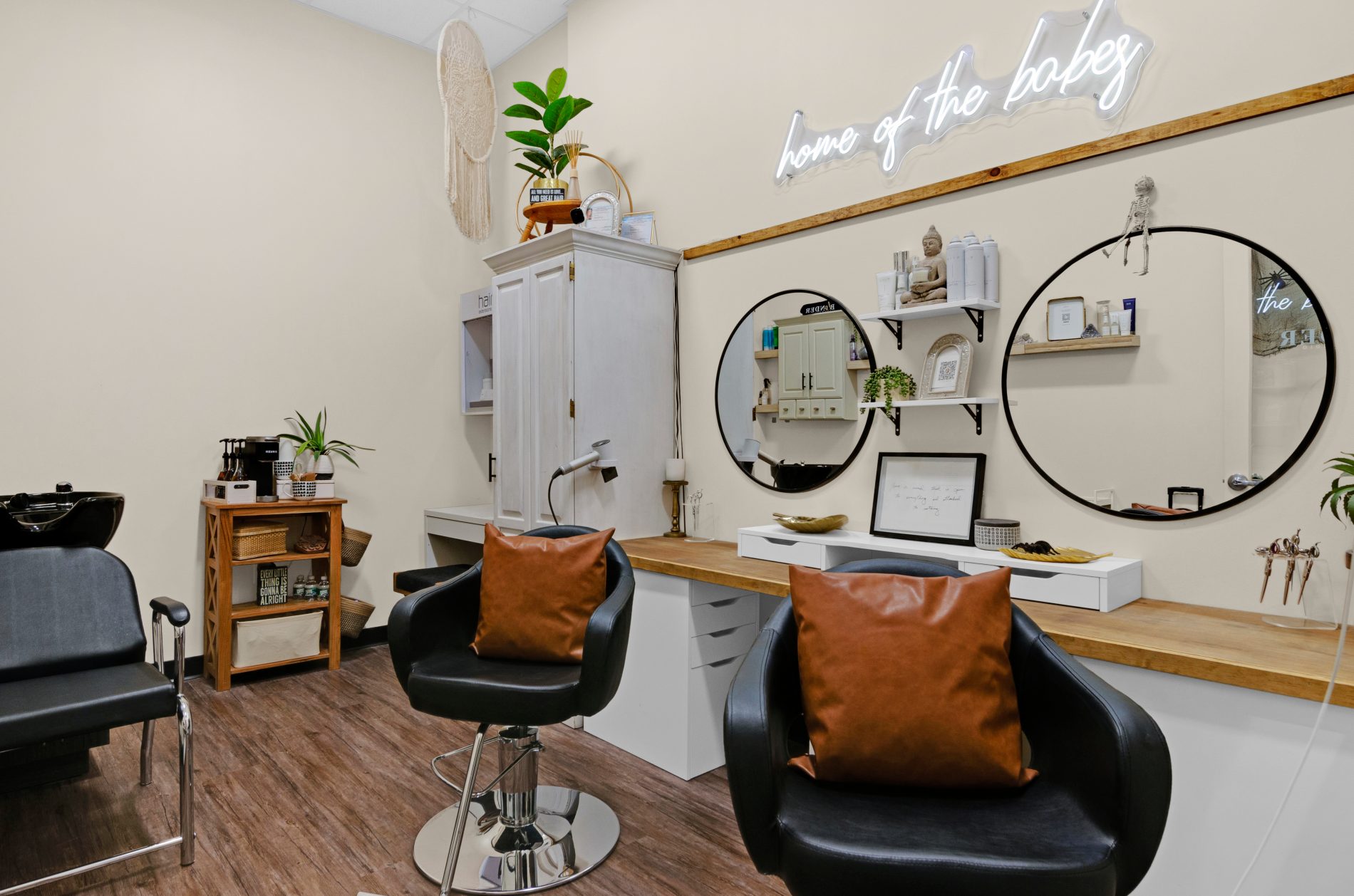 Inside a Phenix salon suite. Learn more about becoming Phenix Salon Suites franchise owner.